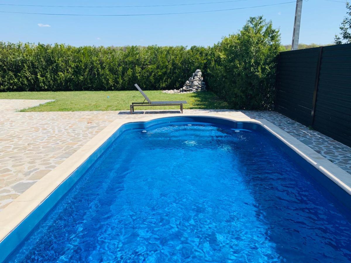 Luxury 3 Bedroom Pool Villa Gulia Buitenkant foto